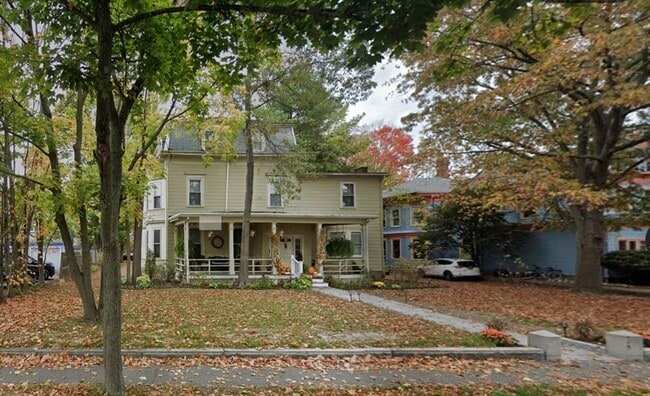 Building Photo - 399 Newtonville Ave Unit 2 Rental