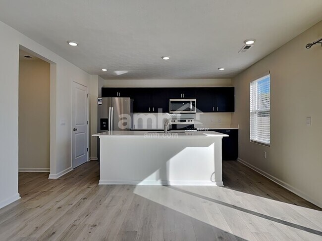 Photo - 912 Nelson Pl