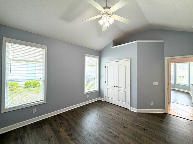 Photo - 3/2 fenced in yard, landscaping included !