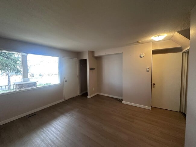 Photo - 259 Cassino St S