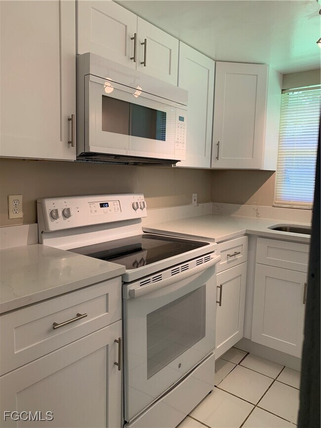 Photo - 815 Courtington Ln Unit 2