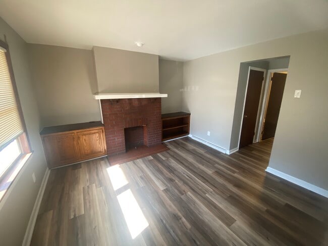 Living Room - 150 Oak St Unit Apt 1