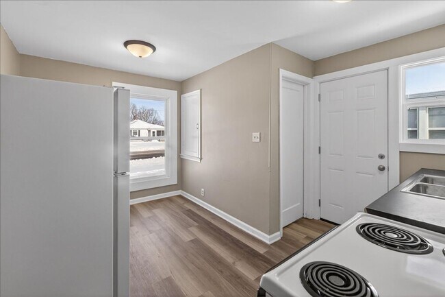 Photo - 4721 E 16th St