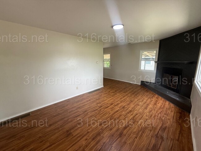 Photo - 325 Nelson Ave