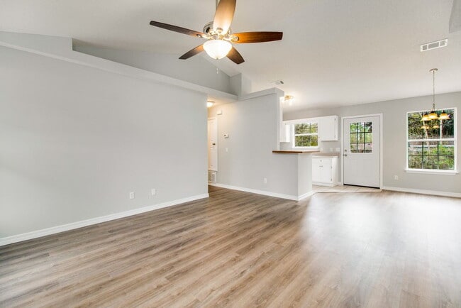 Photo - 1015 Sable Dr Unit B