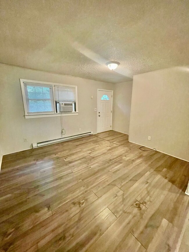 Photo - Labon805 Apartment Unit B