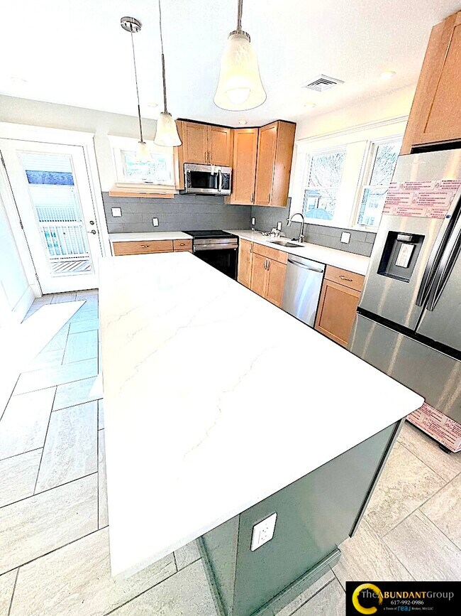 Photo - 14 White St Unit 2