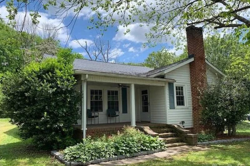 Photo - 935 Old Charlotte Rd SW