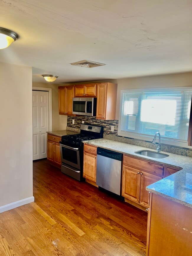 Photo - 105 Oak Island St Unit 2