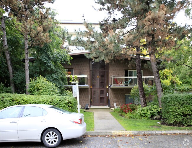 Photo - 650 Briar Hill