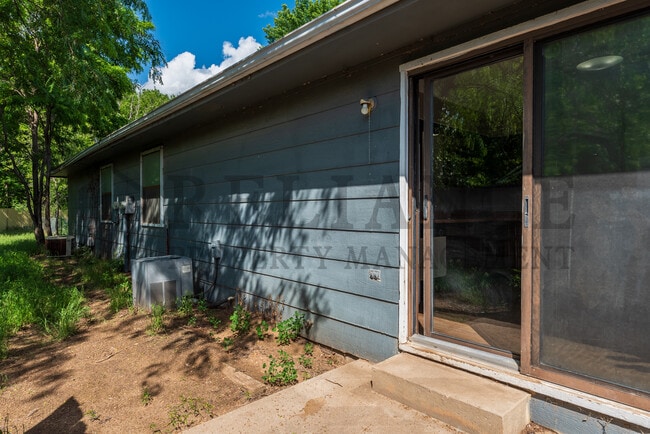 Photo - 1318 Peach Ave