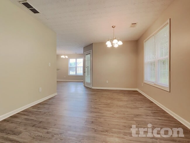 Photo - 6050 Fieldwood Ln