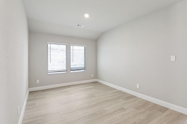 Photo - 2100 Gustavus Dr