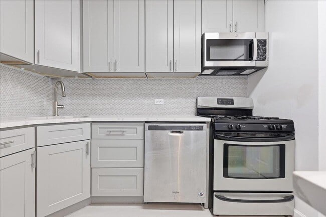 Building Photo - 45 River Dr S Unit 609