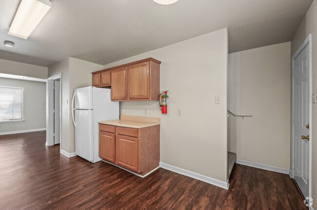 2BR, 1.5BA - 1,180SF D5 (Wood Plank)