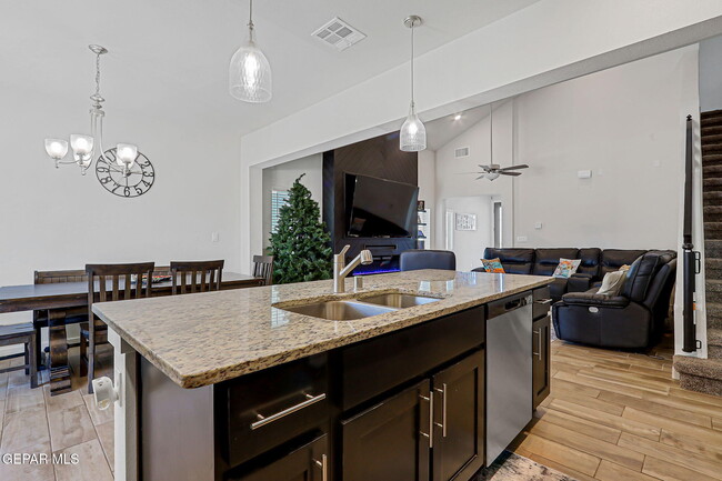 Photo - 12622 Zollinger Ave