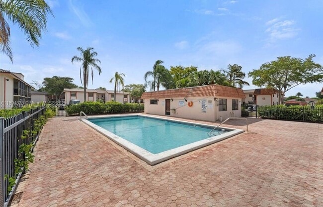 Photo - 20730 NE 8th Ct Unidad 204-16
