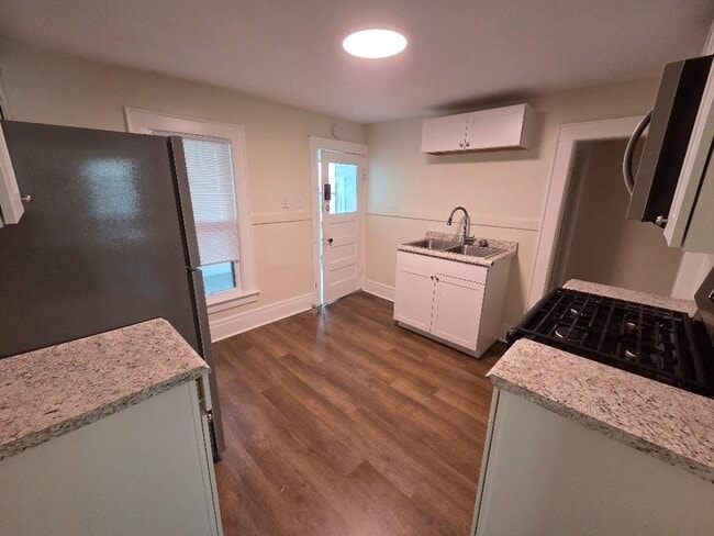 Photo - 372 S Midler Ave