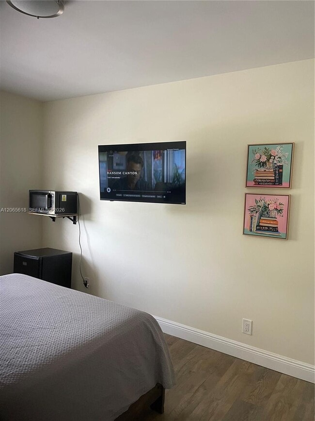 Photo - 246 Avenue L