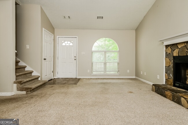 Photo - 100 Woodcrest Way