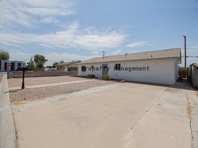 1907 W Denton Ln