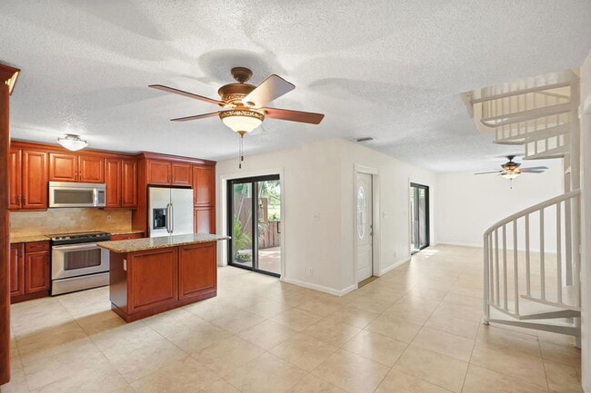 Photo - 2060 SW 90th Ave