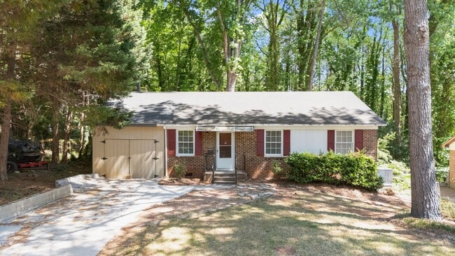 Building Photo - Updated Ranch in North Raleigh, New Floors and Paint, Rear Deck, Pet Friendly!