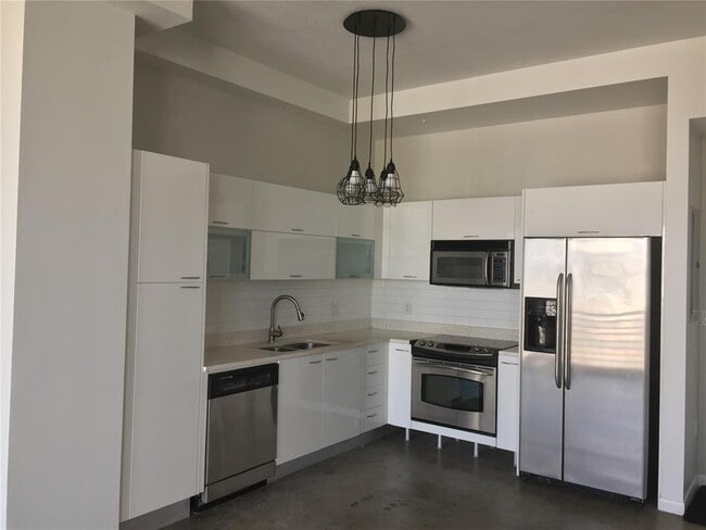 Building Photo - 133 NE 2nd Ave Unit 1709