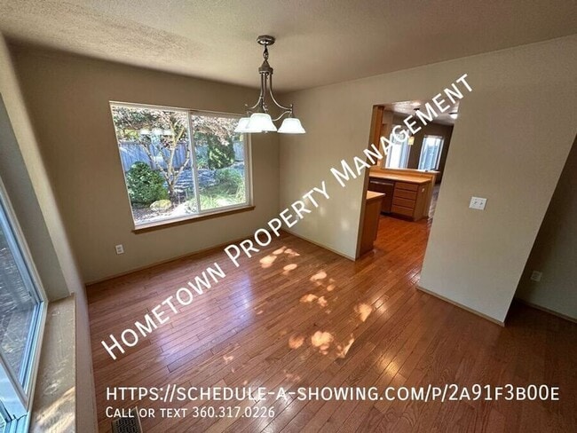 Photo - 5463 Komachin Loop SE