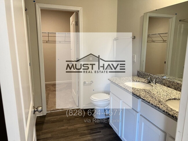 Photo - 1600 Berkshire Dr