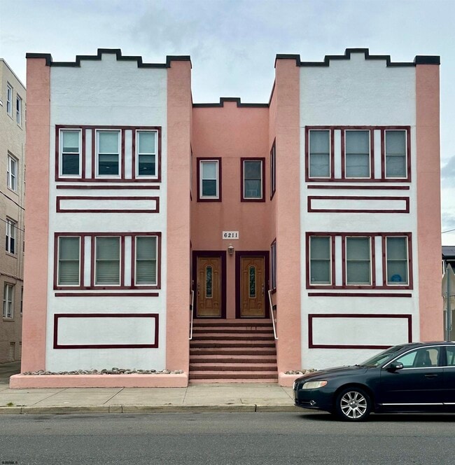 Building Photo - 6211 Ventnor Ave Unit 300 Rental