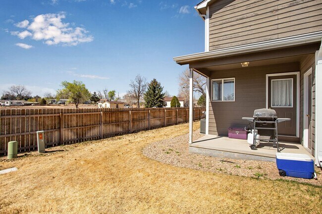 Photo - 3 bedroom, 1.5 Bath Townhome, Available Early June!