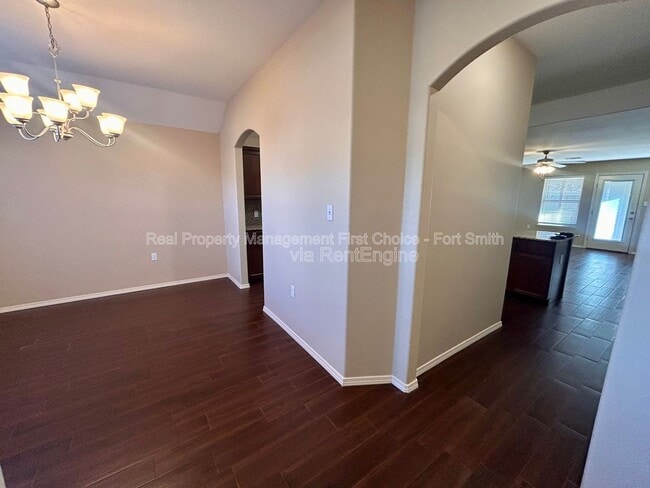 Photo - 420 Ridge Point Dr