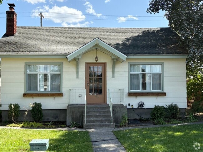 Building Photo - 42 E Rich Ave Rental