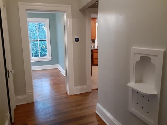 1827 Lakewood Ter SE