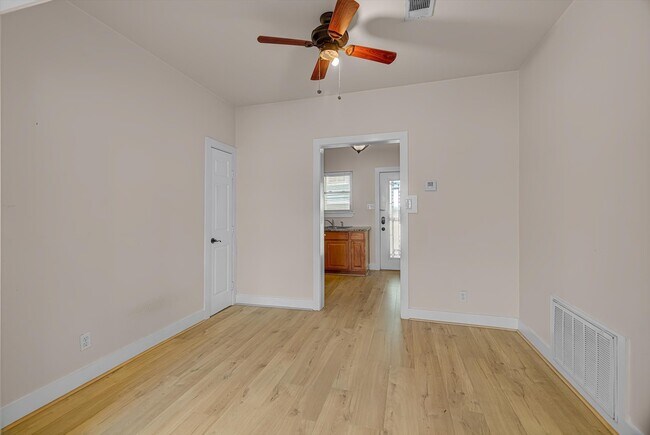 Photo - 1017 11th St Unidad 2