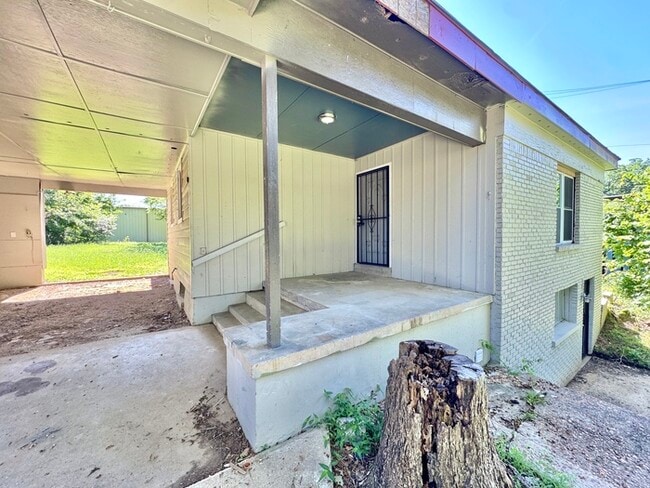 Photo - 2876 Cela Rd