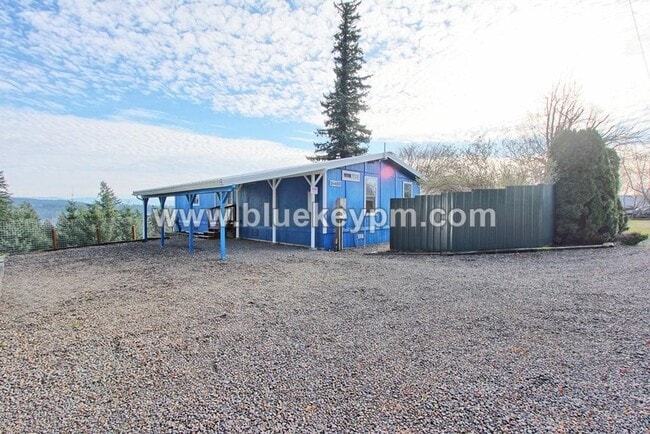 Building Photo - 2 Bed, 2 Bath Home with View of MT. Hood in Oregon City