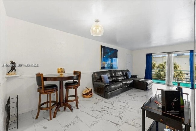 Photo - 4043 NW 16th St Unit 201