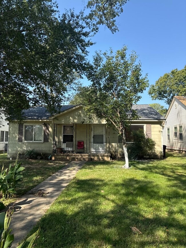 Building Photo - NORTH 40TH DUPLEX Unit 1407 Rental