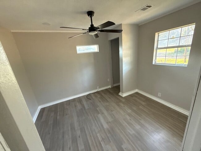 Photo - 110 Pine Lawn Pl