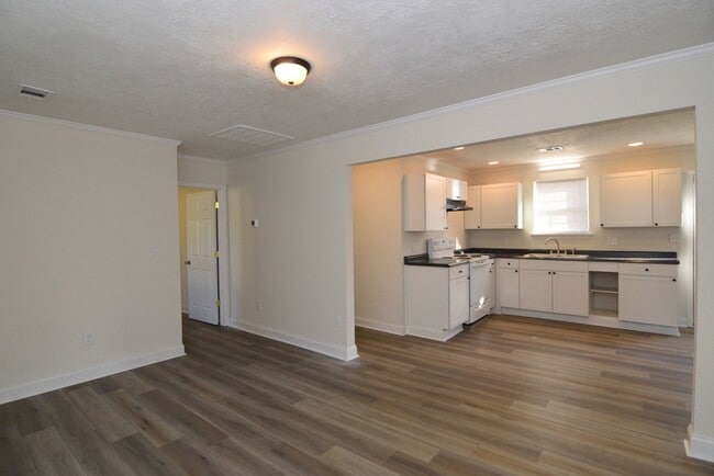 Photo - Recently Renovated 3 Bedroom House - Section 8 Welcome