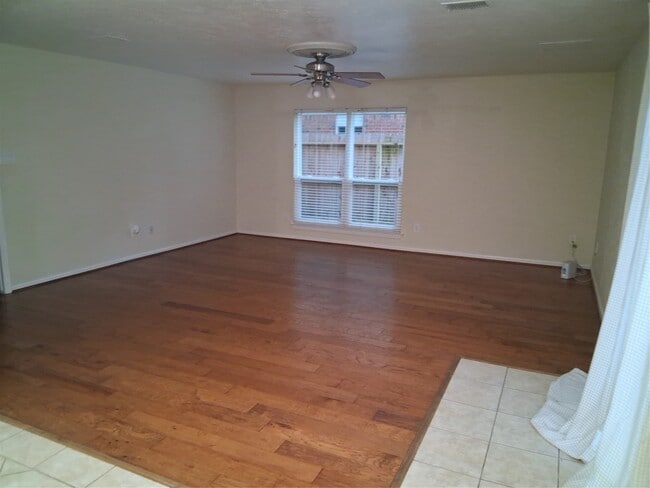 Photo - 17010 Poplar Hill St