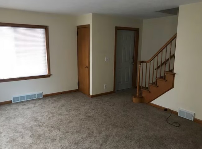 Photo - 413 Raff Rd NW