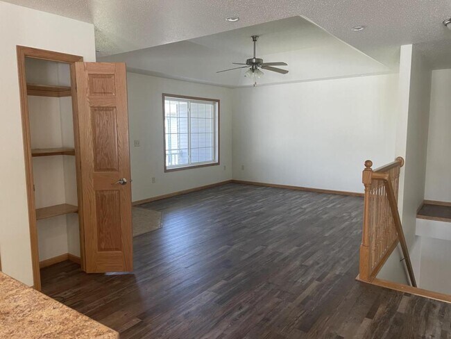 Photo - 1908 Crooked Ave