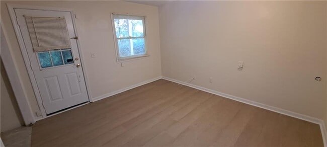 Photo - 428 Page Ave NE