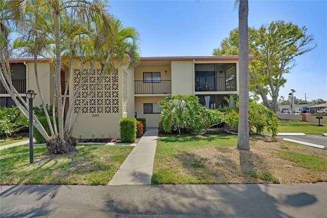 Building Photo - 2415 Bayshore Gardens Pkwy Unit 8