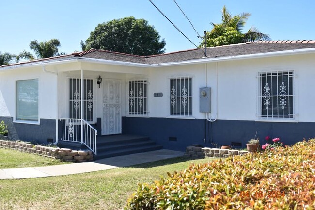 Chula Vista, Charming 3 Bd 1 Ba Duplex - Chula Vista, Charming 3 Bd 1 Ba Duplex House