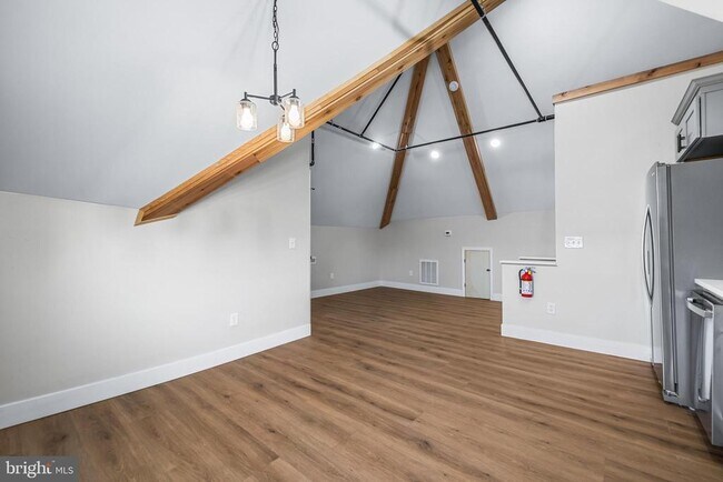 Photo - 320 W King St Unit 4