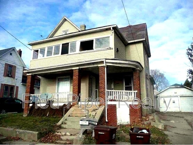 Building Photo - 758 W Pleasant St
